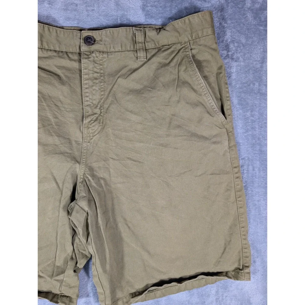 Northwest Territory Men Olive Green Cotton Twill Flat Front Chino Shorts Size 38